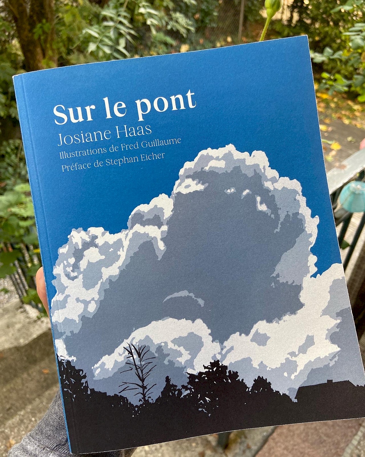 Image - Le livre de Josiane Haas recueille les témoignages de personnes qui côtoient quotidiennement les morts.